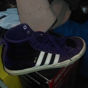 Soulier addidas mauve